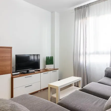 Flatguest Modern Beach - Wifi - Tv Apartment